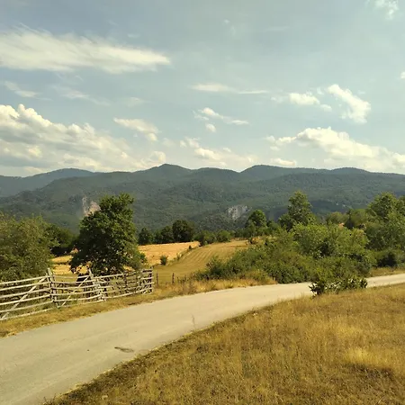 Vikendica Varosiste * Rogatica