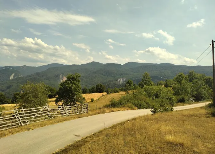 Vikendica Varosiste * Rogatica